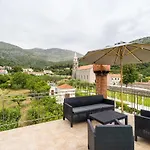 Apartman Davor *