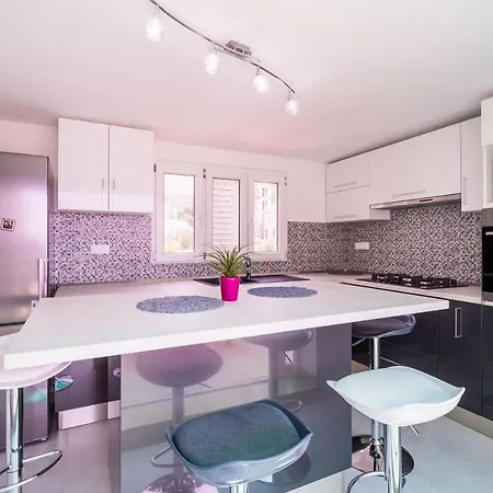 Apartman Apartments Davor