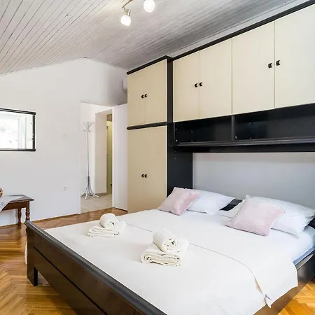 아파트 Apartments Davor