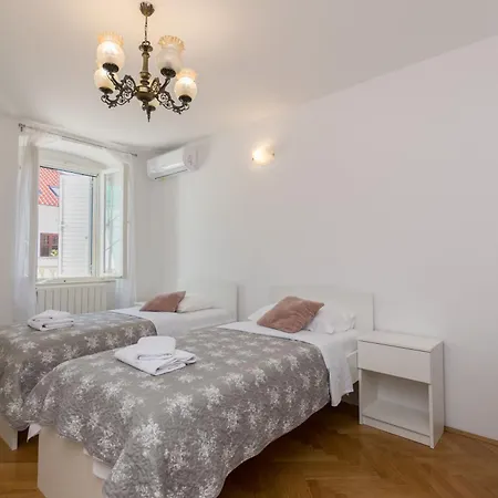 Davor Apartment