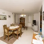 Davor Apartment *