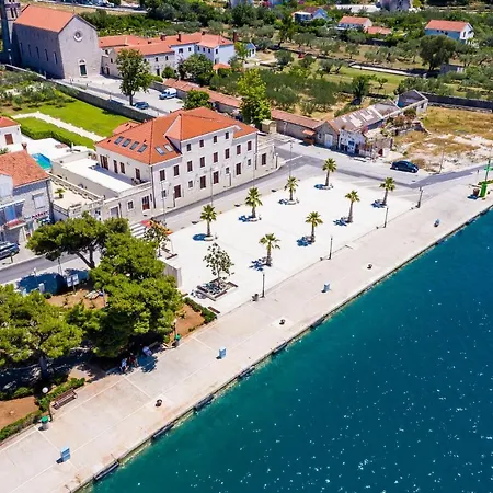 Apartman Apartments Davor