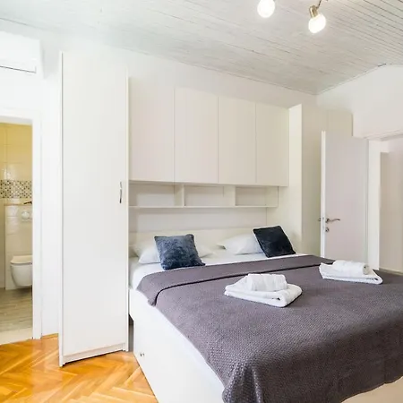 Apartments Davor Slano