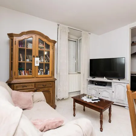 Apartmán Davor *
